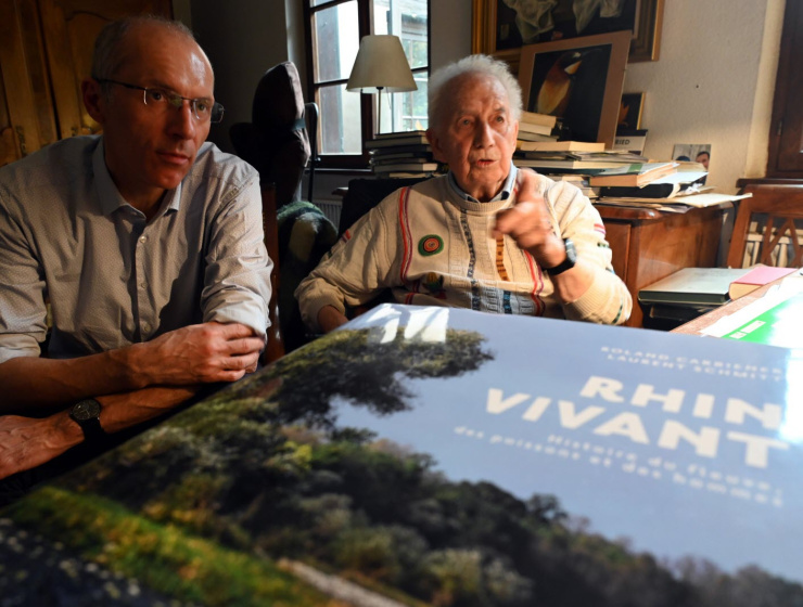 Laurent Schmitt et Roland Carbiener à Daubensand pour la sortie de "Rhin Vivant". Photo DNA / Franck DELHOMME 